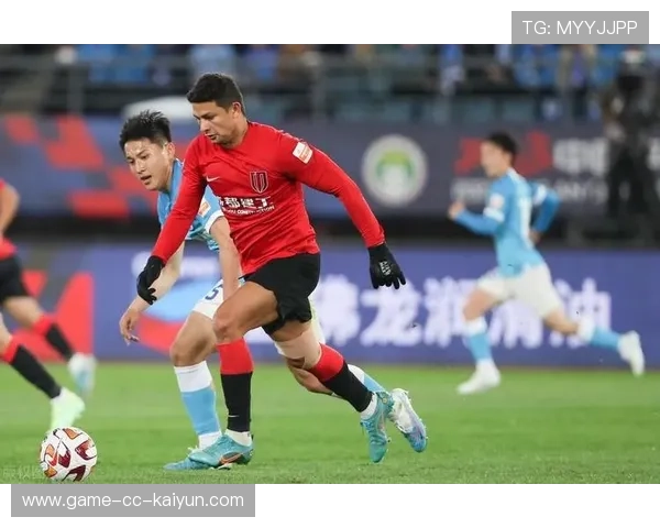 成都蓉城边路深度推进打得非常坚决