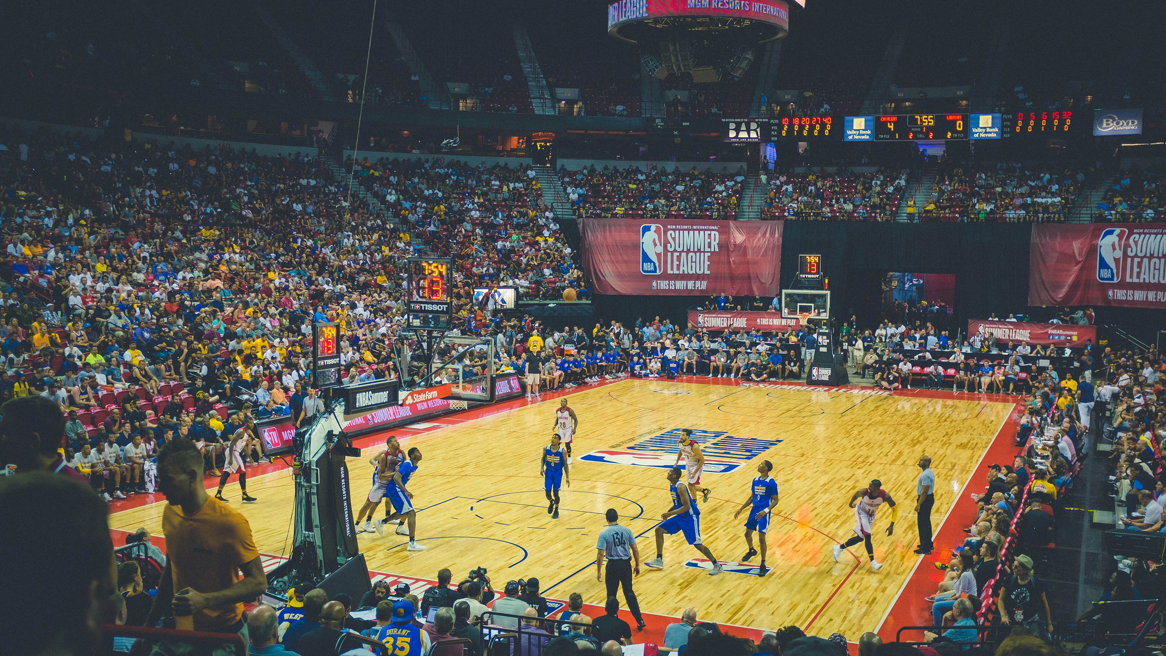 旧码头改造桨板基地揭幕赛 旧设施焕发体育新生机